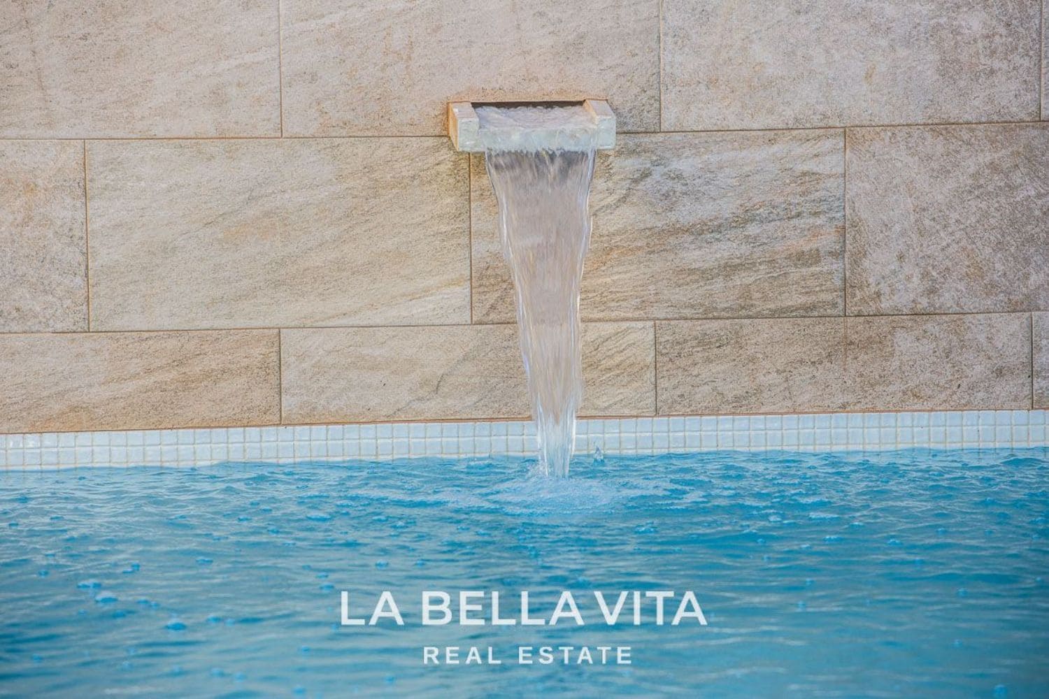 3 soveværelse Villa til salg i Los Montesinos med swimmingpool - € 405.000 (Ref: 8170139)