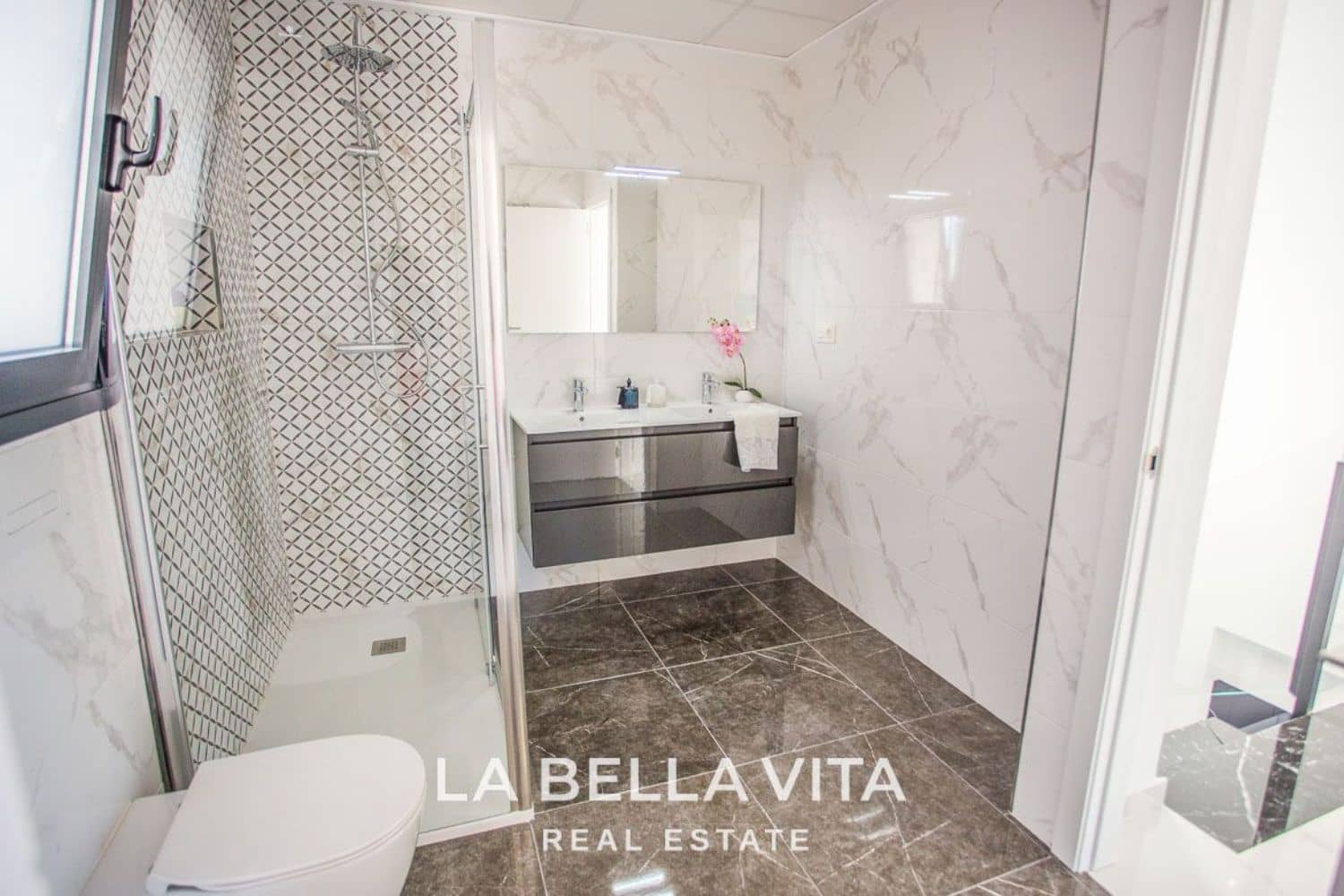 3 soveværelse Villa til salg i Los Montesinos med swimmingpool - € 405.000 (Ref: 8170139)