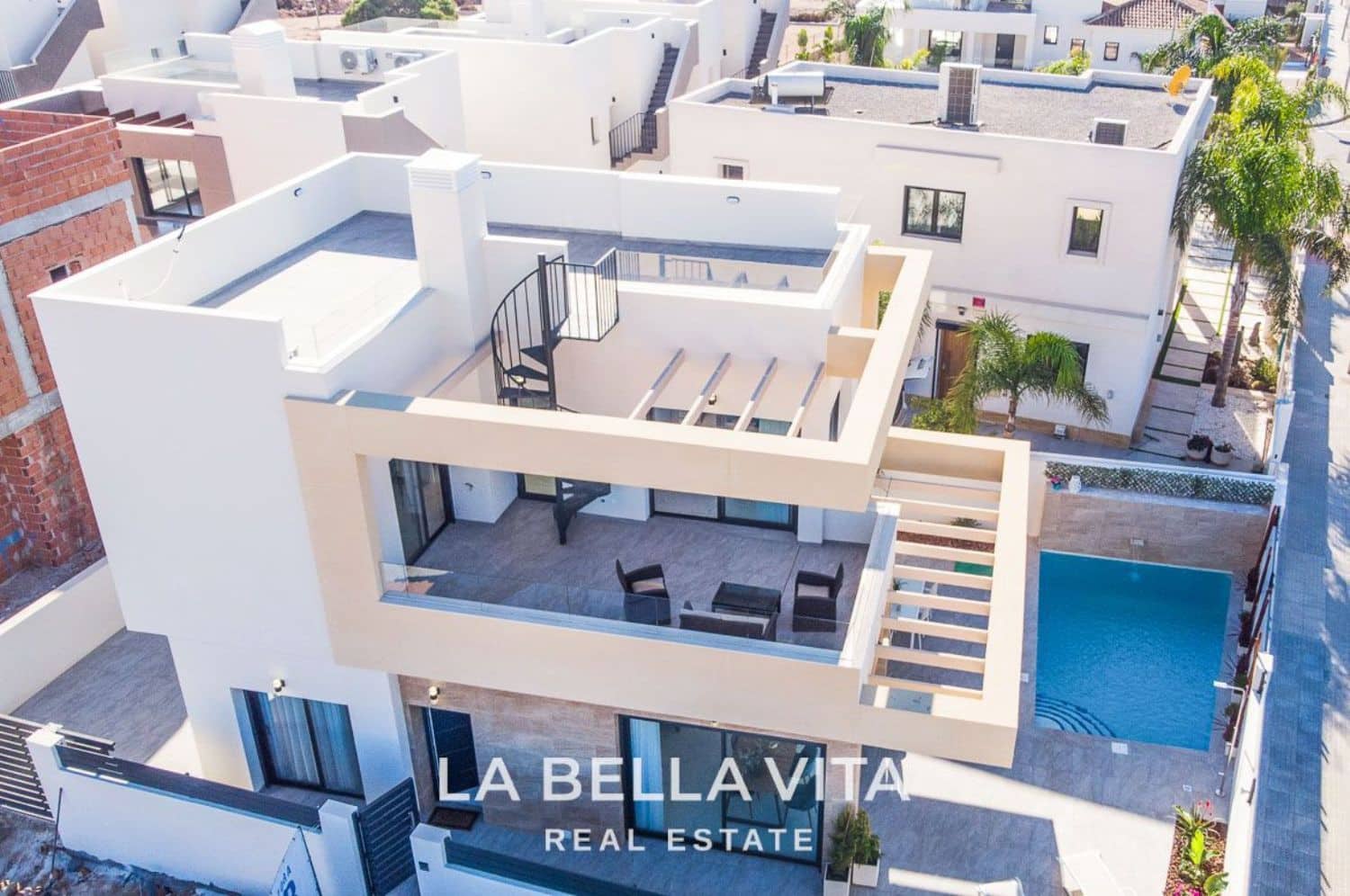 3 soveværelse Villa til salg i Los Montesinos med swimmingpool - € 405.000 (Ref: 8170139)