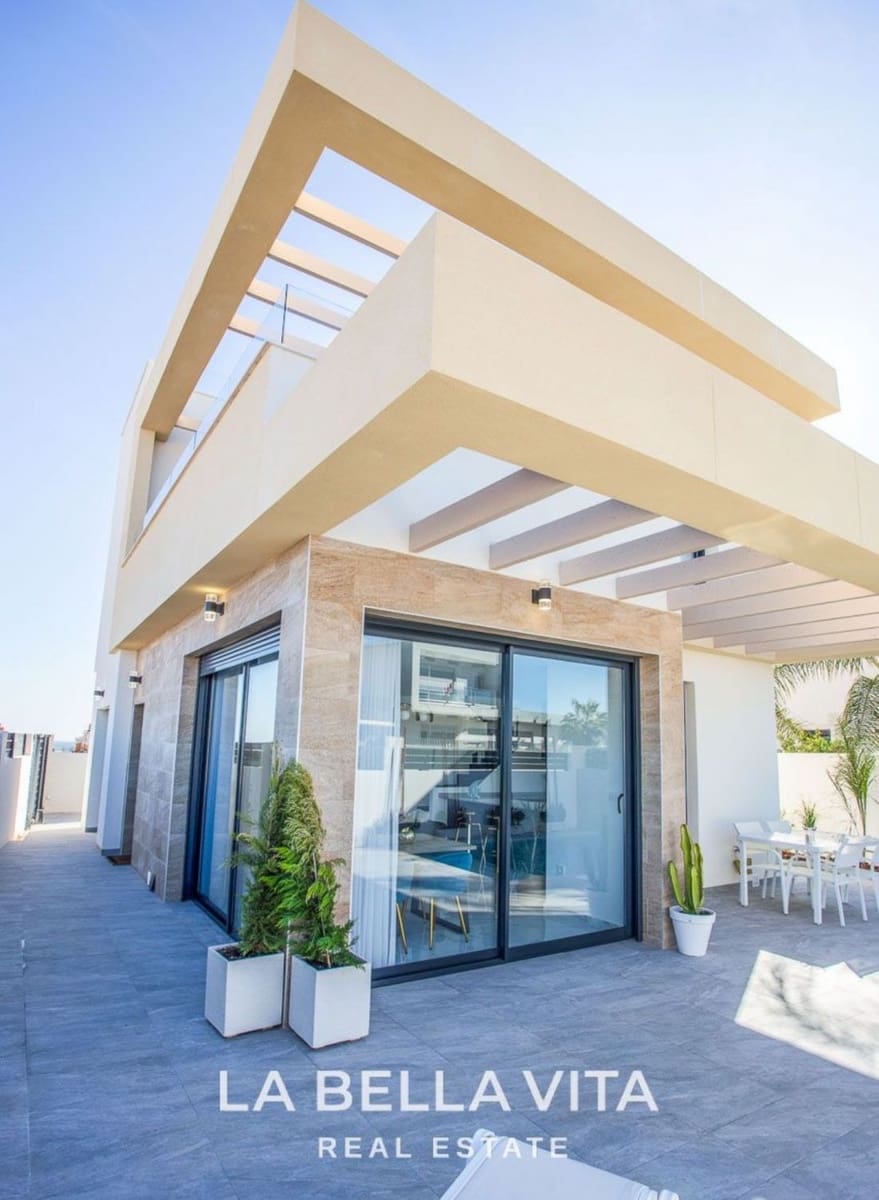 3 soveværelse Villa til salg i Los Montesinos med swimmingpool - € 405.000 (Ref: 8170139)