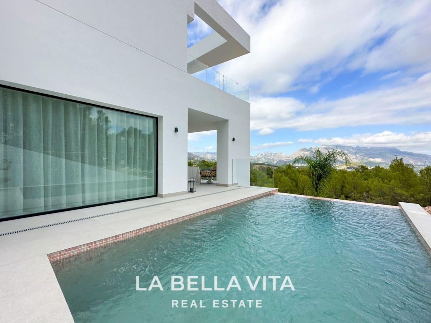 3 soverom Villa til salgs i Polop med svømmebasseng garasje - € 740 000 (Ref: 8172928)