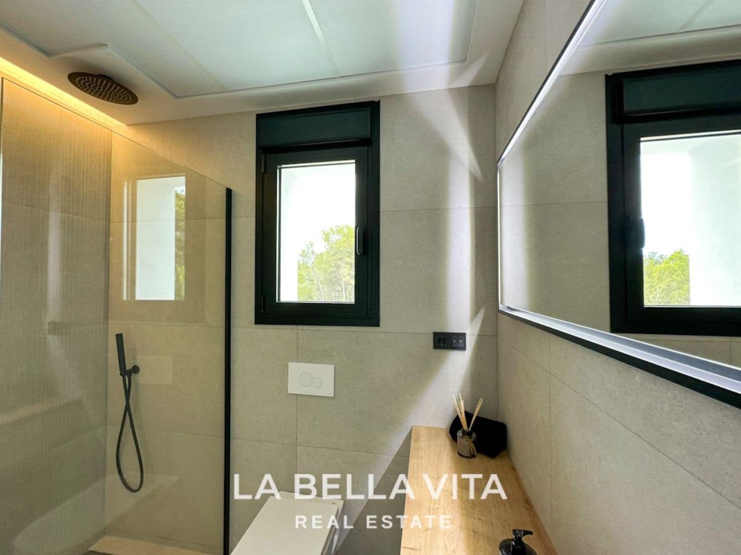 3 soverom Villa til salgs i Polop med svømmebasseng garasje - € 740 000 (Ref: 8172928)