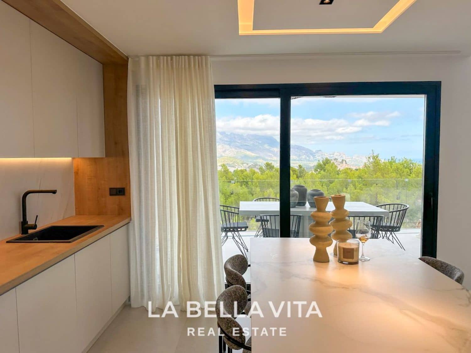 3 soverom Villa til salgs i Polop med svømmebasseng garasje - € 740 000 (Ref: 8172928)