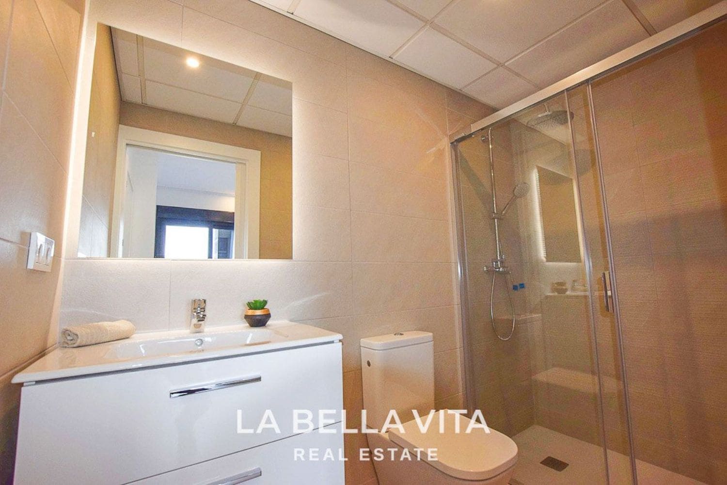 2 bedroom Flat for sale in Torrevieja with pool garage - € 252,800 (Ref: 8172939)