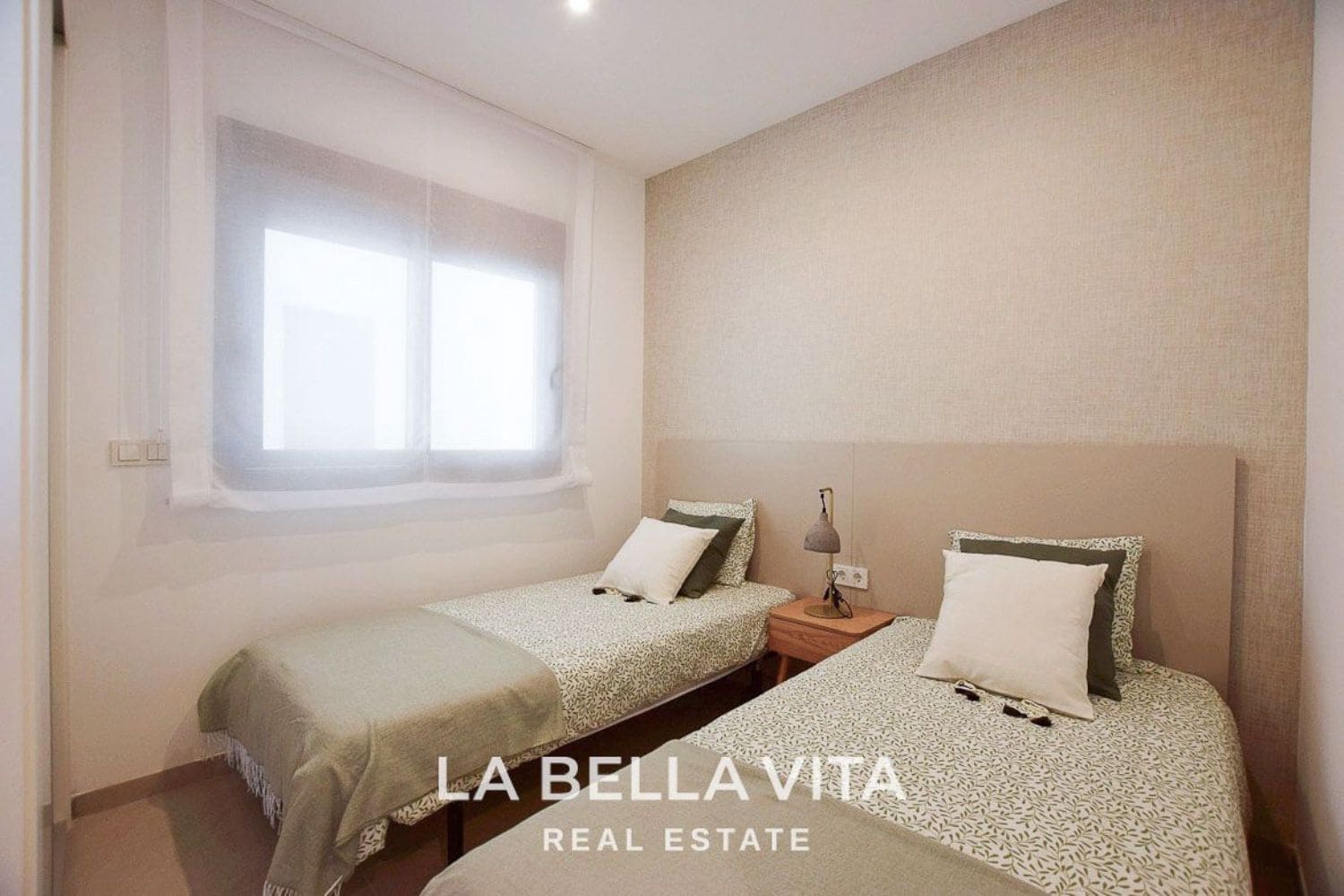 2 bedroom Flat for sale in Torrevieja with pool garage - € 252,800 (Ref: 8172939)