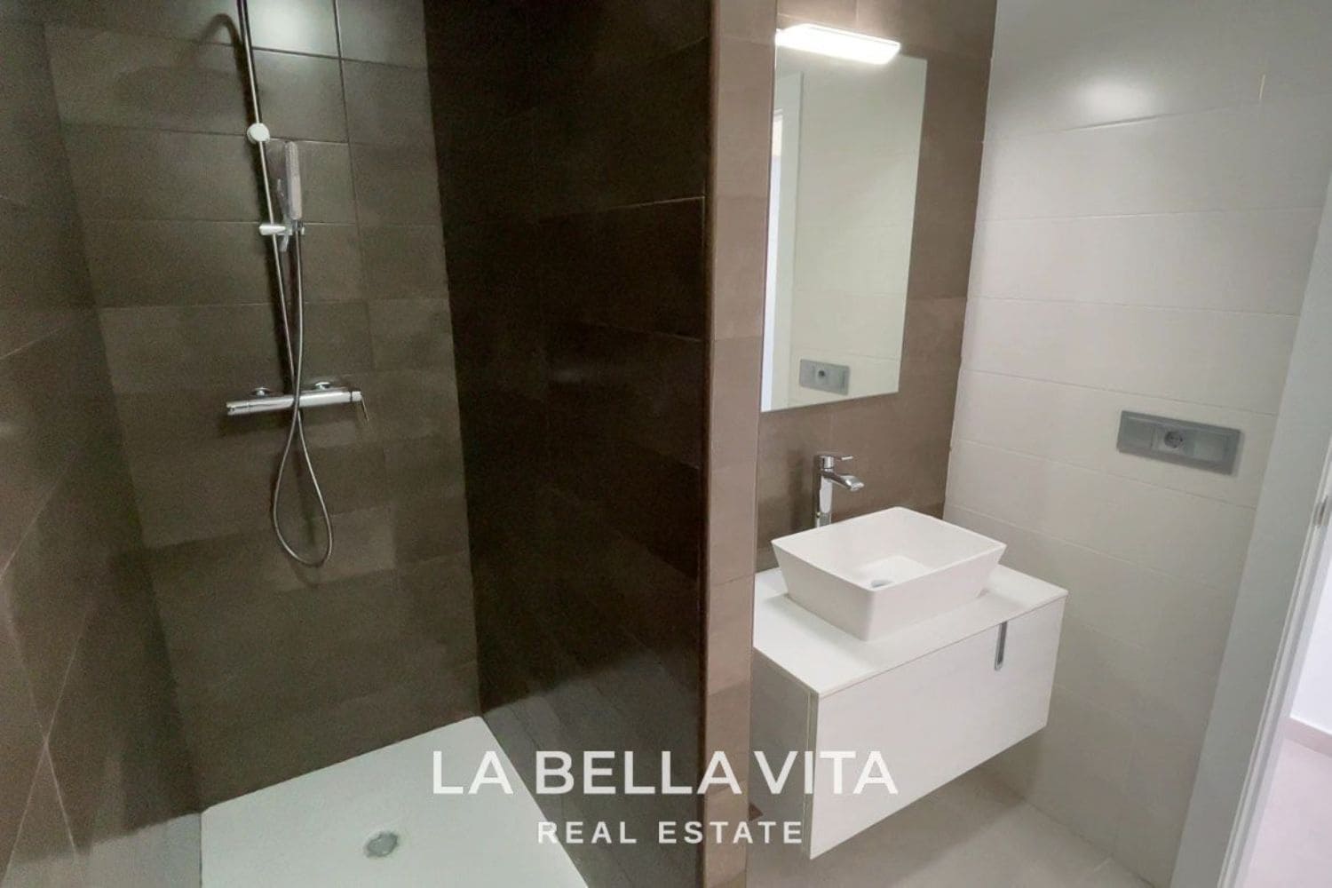 3 slaapkamer Villa te koop in Daya Nueva met zwembad - € 348.000 (Ref: 8172941)