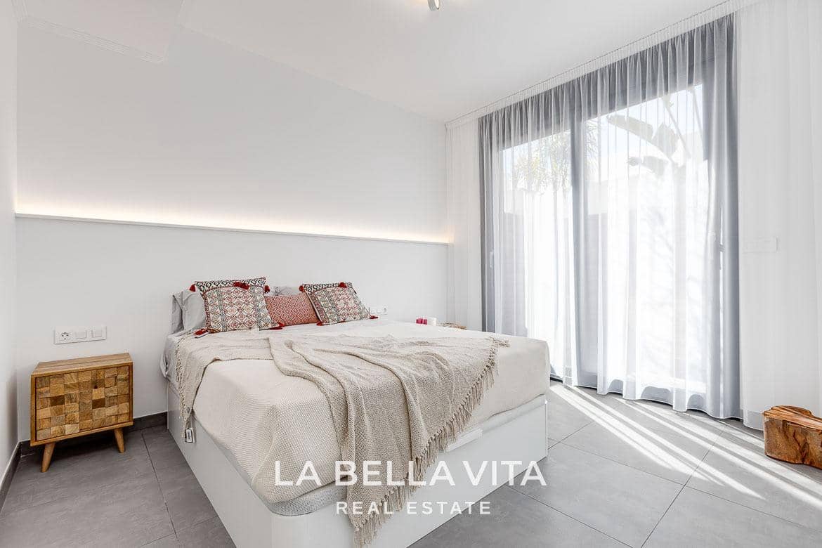 Chalet de 4 habitaciones en La Mata en venta con piscina - 940.000 € (Ref: 8193865)