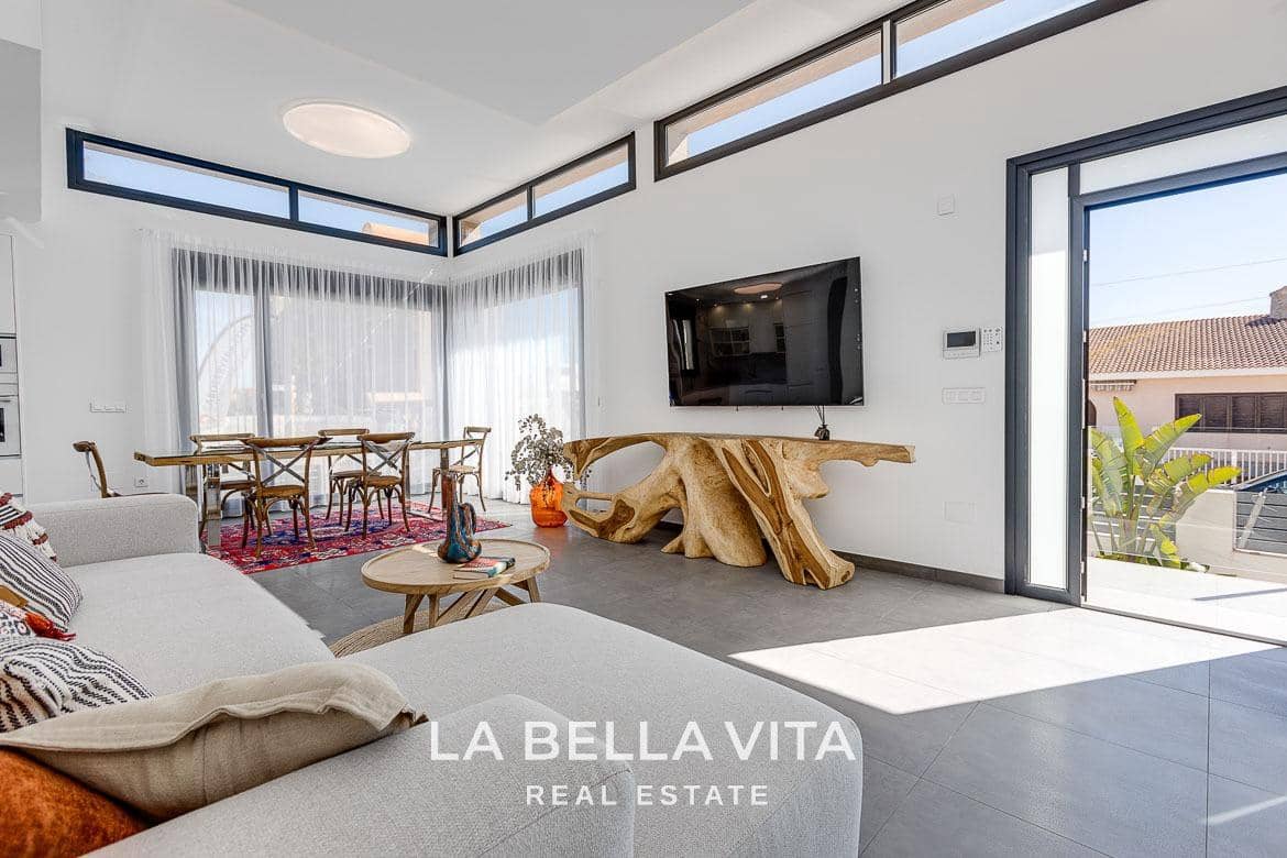Chalet de 4 habitaciones en La Mata en venta con piscina - 940.000 € (Ref: 8193865)