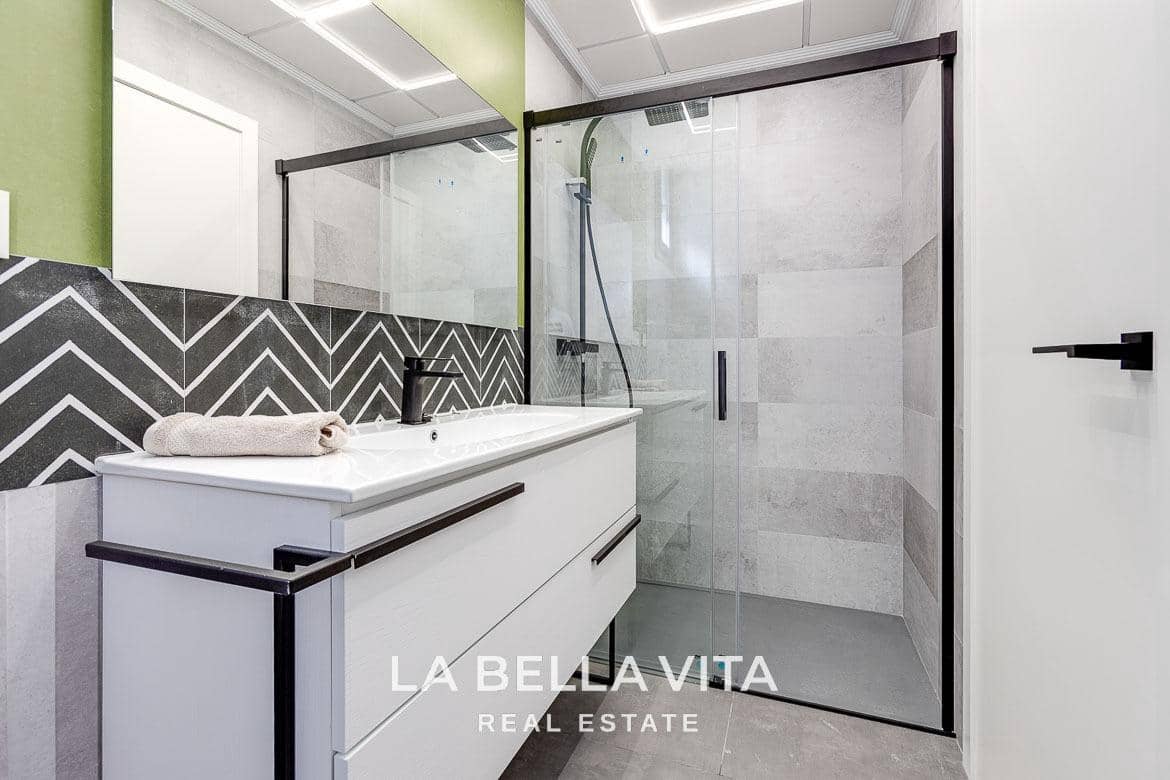 Chalet de 4 habitaciones en La Mata en venta con piscina - 940.000 € (Ref: 8193865)