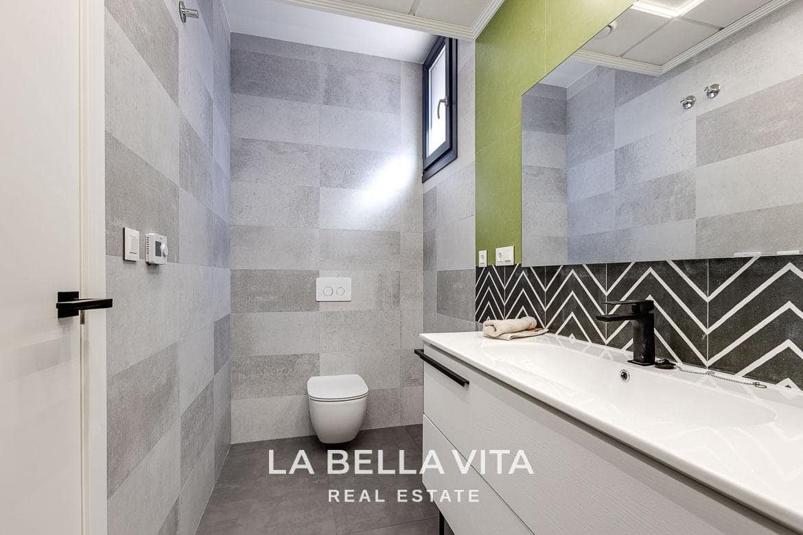 Chalet de 4 habitaciones en La Mata en venta con piscina - 940.000 € (Ref: 8193865)