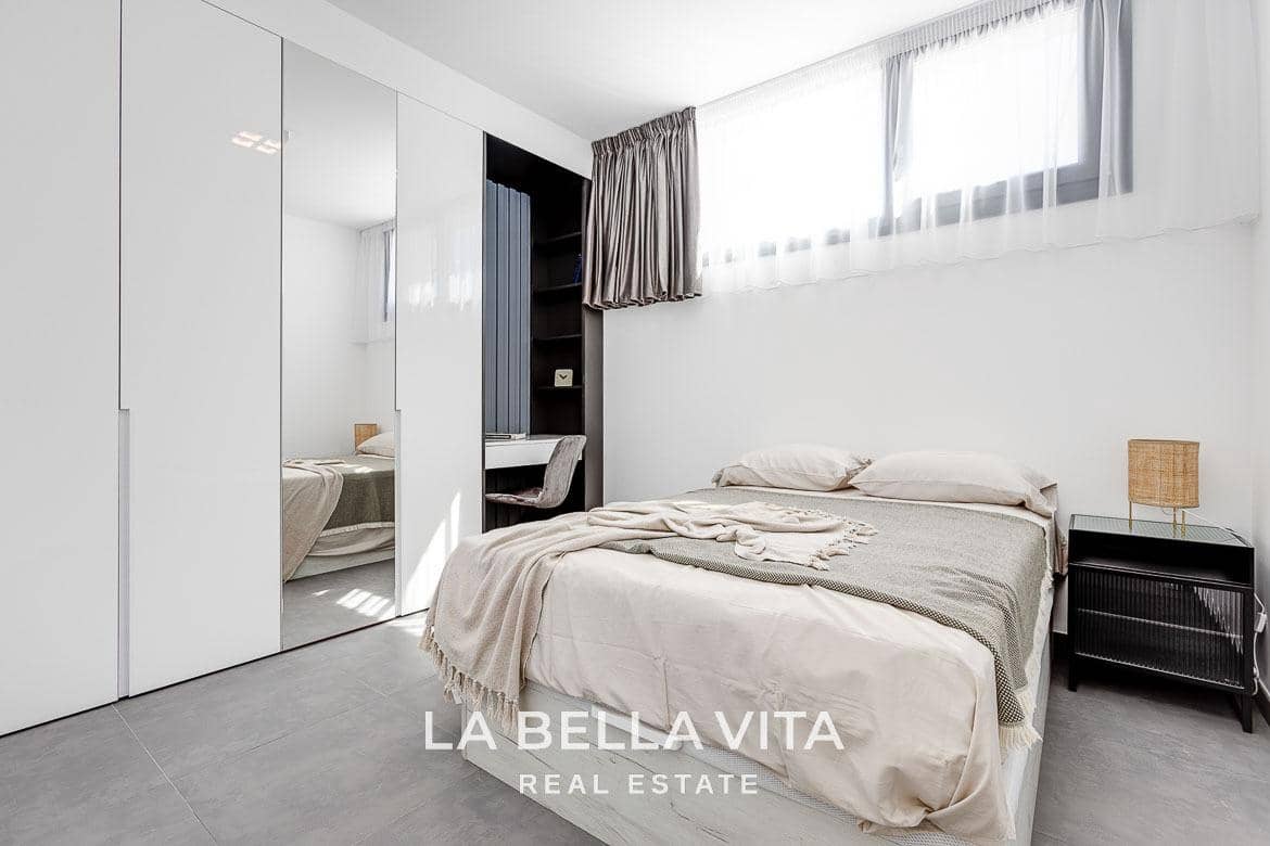 Chalet de 4 habitaciones en La Mata en venta con piscina - 940.000 € (Ref: 8193865)