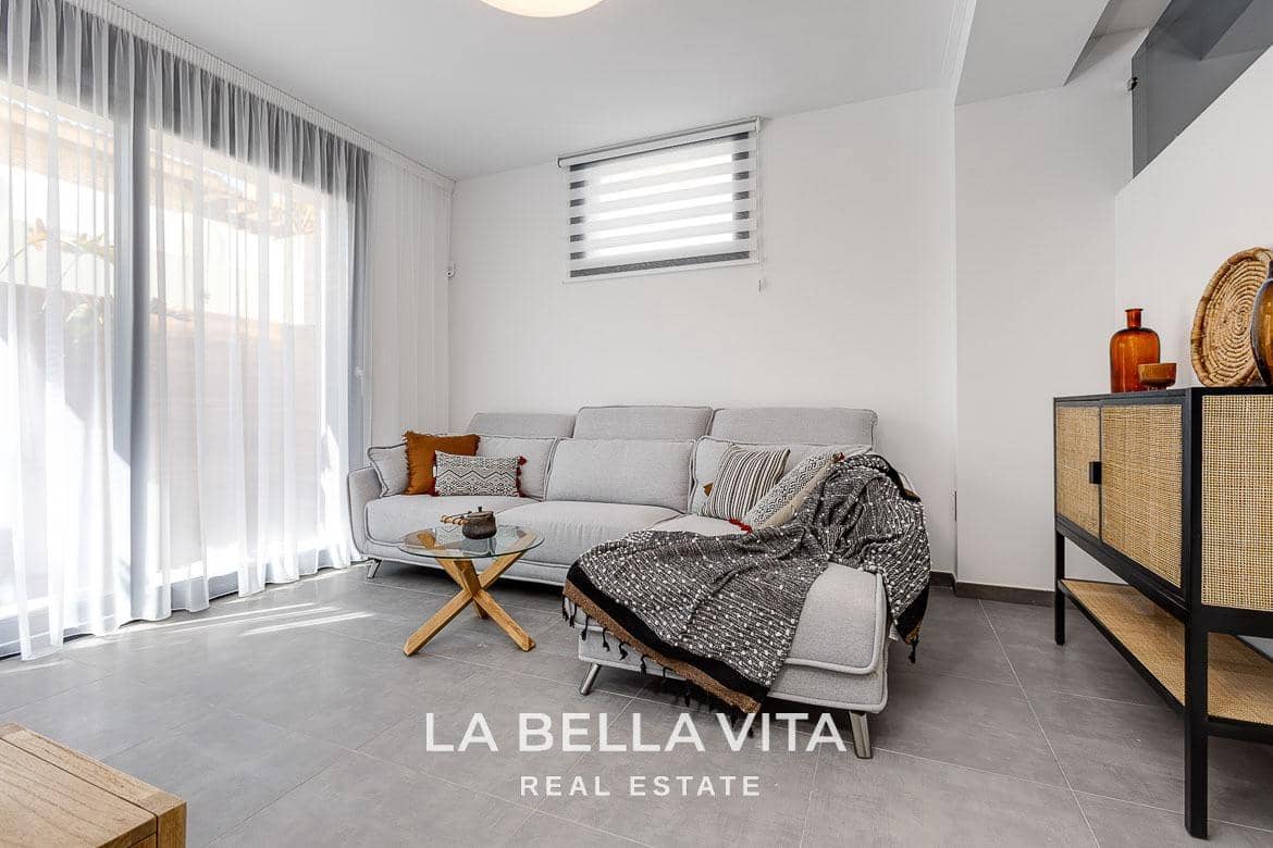 Chalet de 4 habitaciones en La Mata en venta con piscina - 940.000 € (Ref: 8193865)