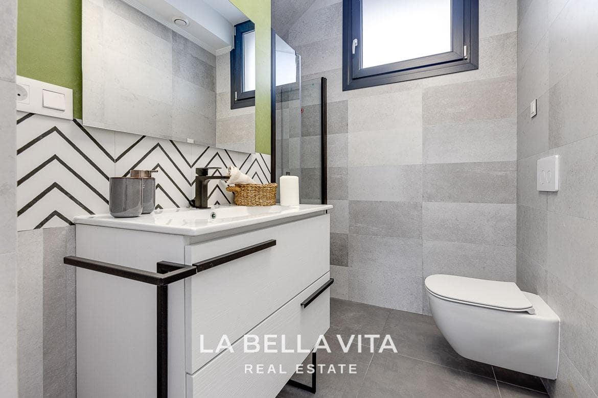 Chalet de 4 habitaciones en La Mata en venta con piscina - 940.000 € (Ref: 8193865)