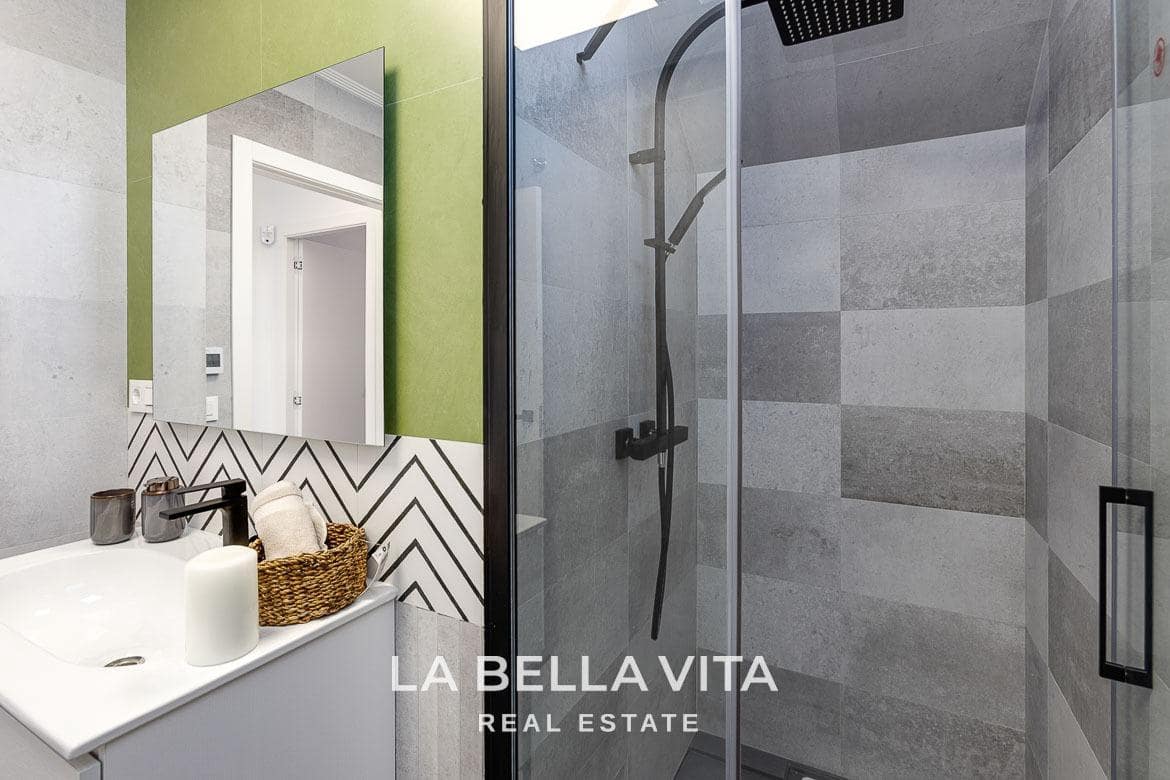 Chalet de 4 habitaciones en La Mata en venta con piscina - 940.000 € (Ref: 8193865)