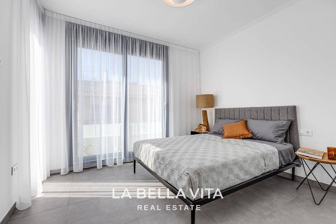 Chalet de 4 habitaciones en La Mata en venta con piscina - 940.000 € (Ref: 8193865)