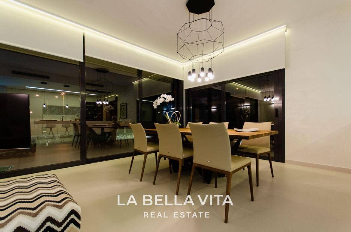 4 soveværelse Villa til salg i Campoamor med swimmingpool - € 1.600.000 (Ref: 8202925)