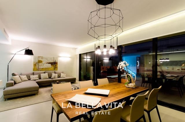 4 bedroom Villa for sale in Campoamor, Orihuela with pool - € 1,600,000 (Ref: 8202925)