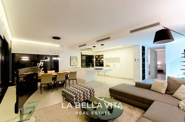 4 bedroom Villa for sale in Campoamor, Orihuela with pool - € 1,600,000 (Ref: 8202925)