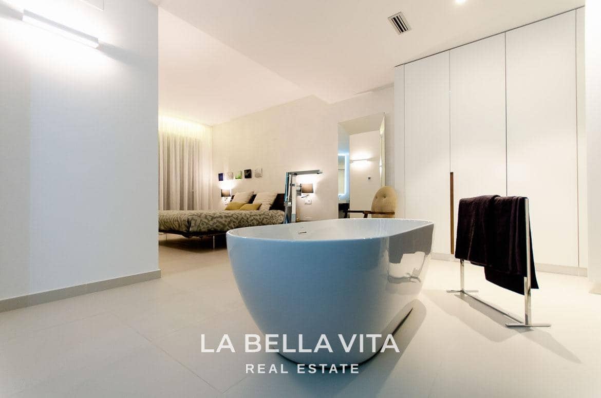 4 soveværelse Villa til salg i Campoamor med swimmingpool - € 1.600.000 (Ref: 8202925)