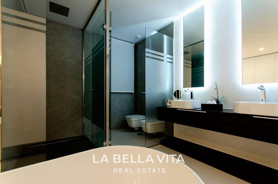 4 soveværelse Villa til salg i Campoamor med swimmingpool - € 1.600.000 (Ref: 8202925)