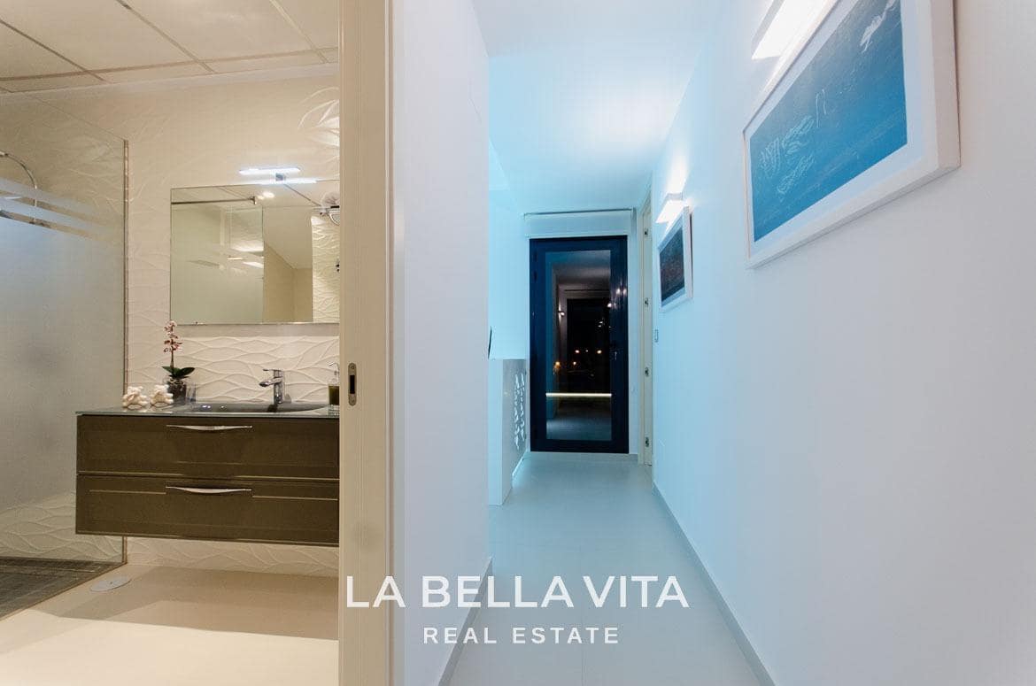 4 soveværelse Villa til salg i Campoamor med swimmingpool - € 1.600.000 (Ref: 8202925)