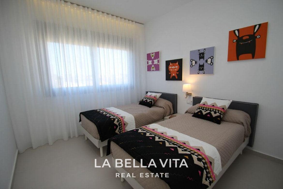 4 soveværelse Villa til salg i Campoamor med swimmingpool - € 1.600.000 (Ref: 8202925)