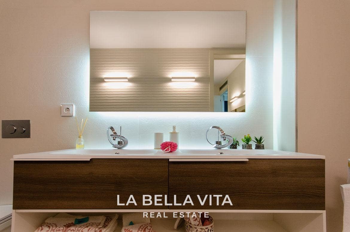 4 soveværelse Villa til salg i Campoamor med swimmingpool - € 1.600.000 (Ref: 8202925)