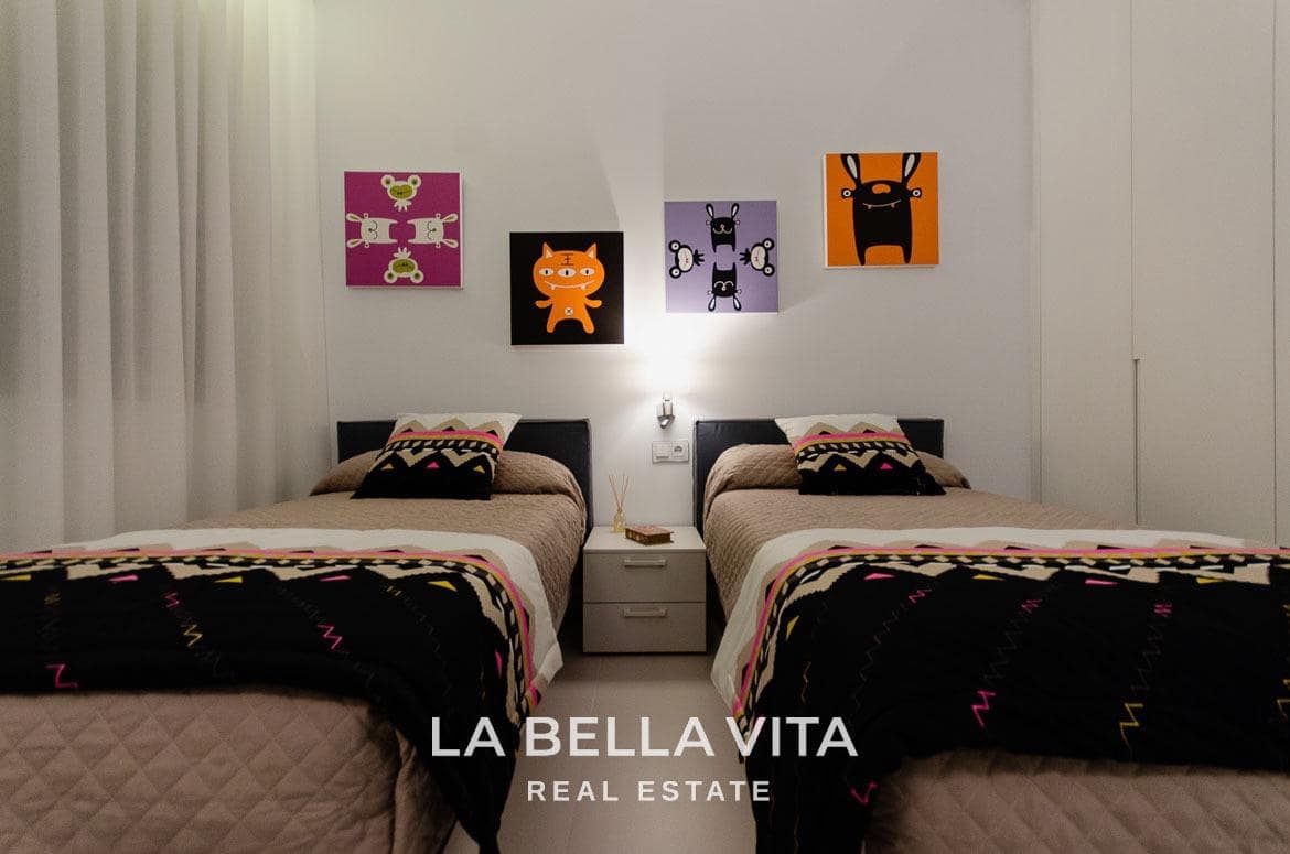 4 soveværelse Villa til salg i Campoamor med swimmingpool - € 1.600.000 (Ref: 8202925)