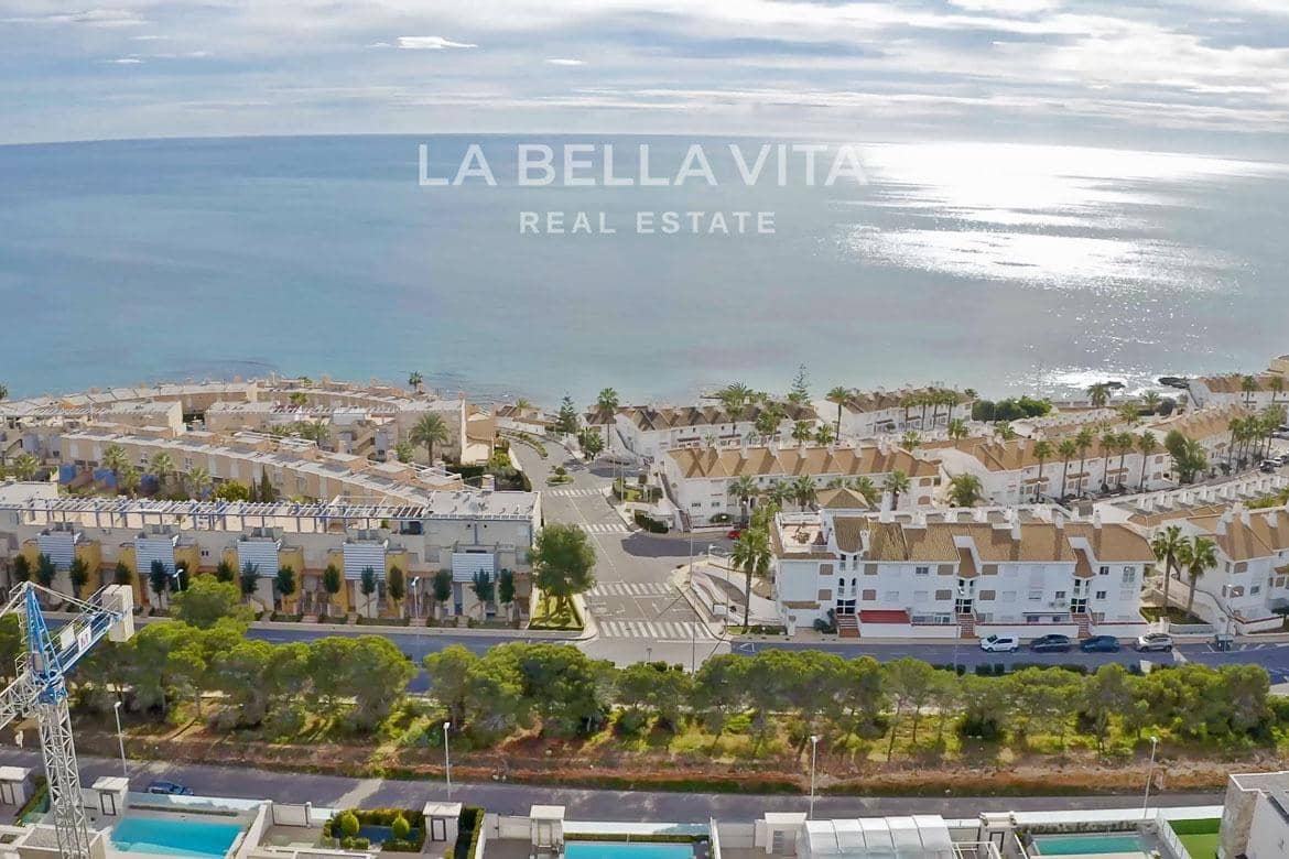 4 soveværelse Villa til salg i Campoamor med swimmingpool - € 1.600.000 (Ref: 8202925)