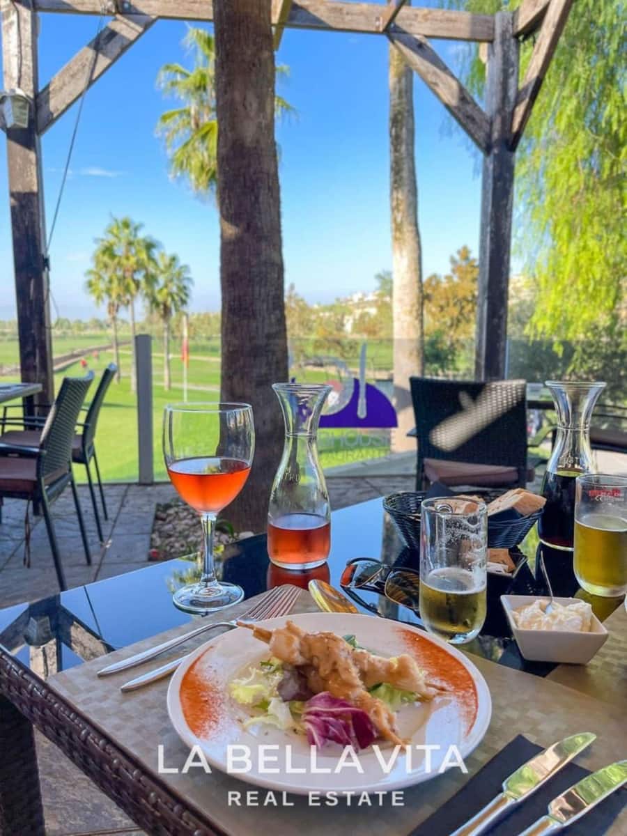 4 soveværelse Villa til salg i Ciudad Quesada med swimmingpool - € 1.034.000 (Ref: 8251628)