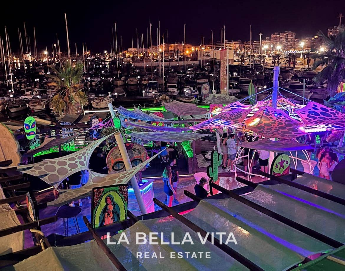 3 soverom Villa til salgs i Torrevieja med svømmebasseng - € 690 000 (Ref: 8251631)