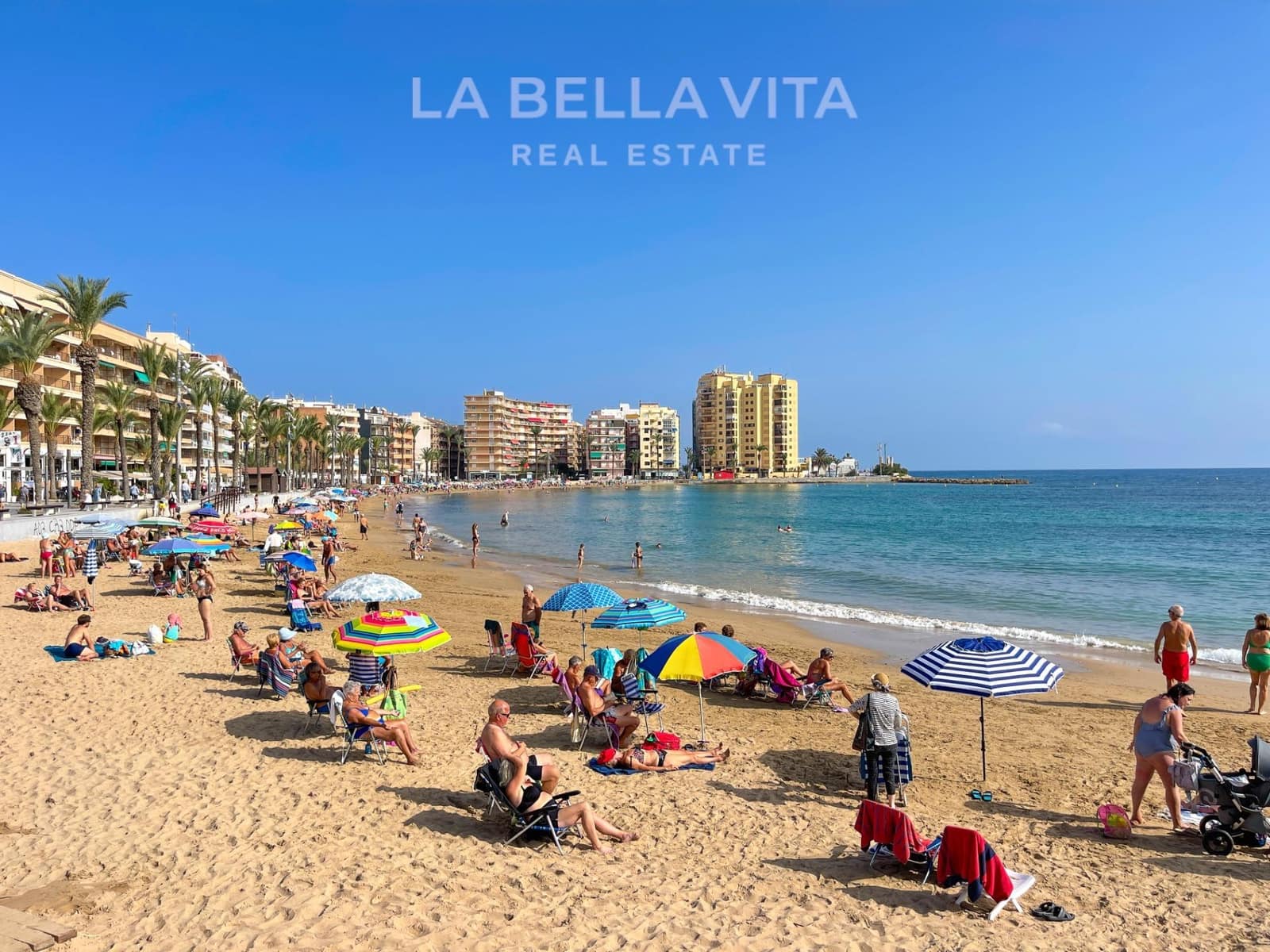 3 soverom Villa til salgs i Torrevieja med svømmebasseng - € 690 000 (Ref: 8251631)