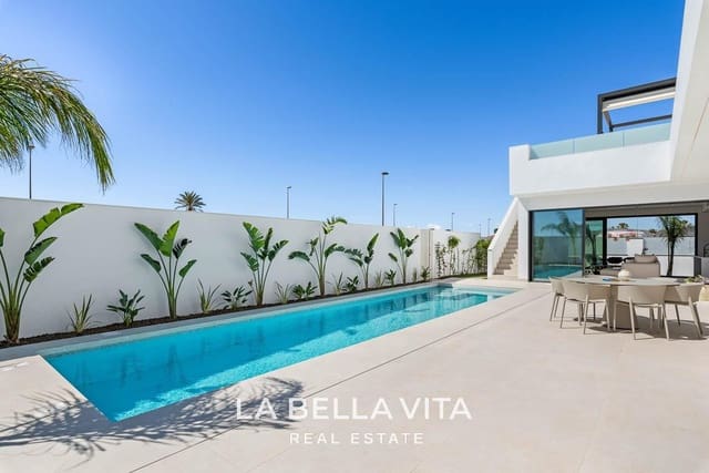 3 soverom Villa til salgs i Centro, Los Alcázares med svømmebasseng garasje - € 579 000 (Ref: 8252105)