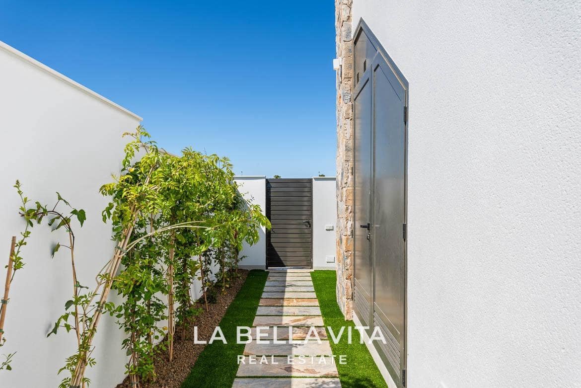 3 slaapkamer Villa te koop in Los Alcazares met zwembad garage - € 579.000 (Ref: 8252105)