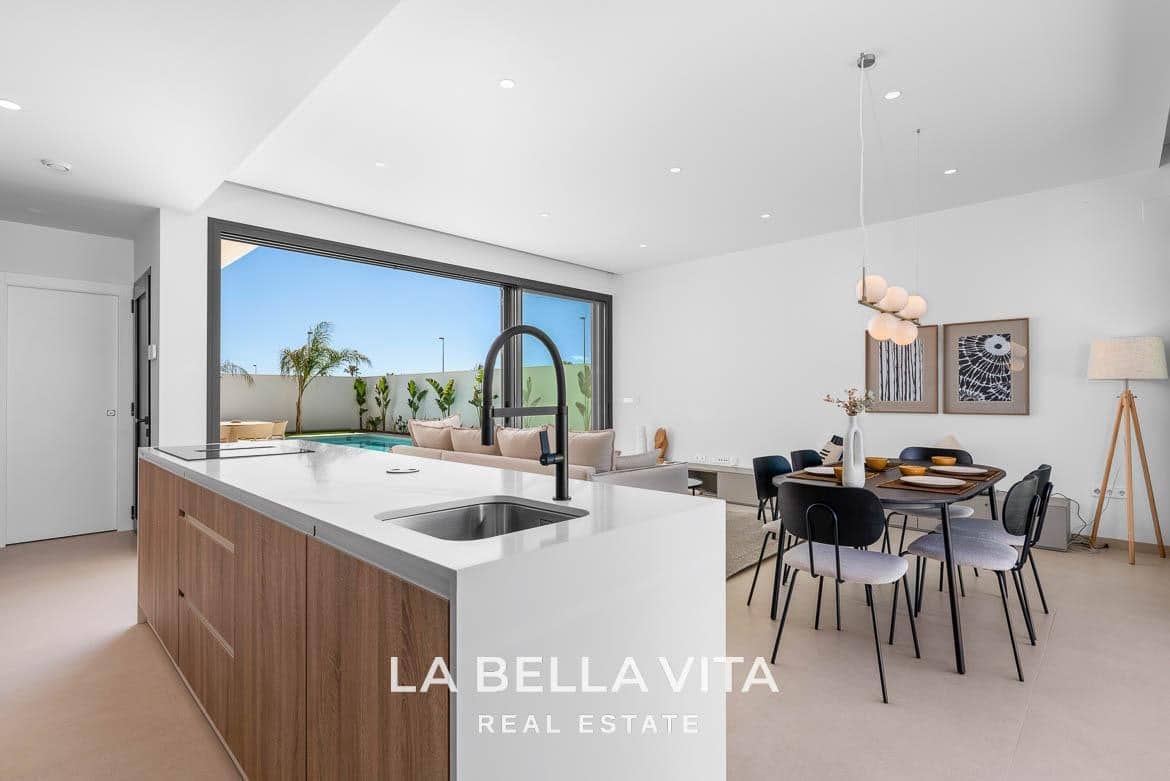 3 slaapkamer Villa te koop in Los Alcazares met zwembad garage - € 579.000 (Ref: 8252105)