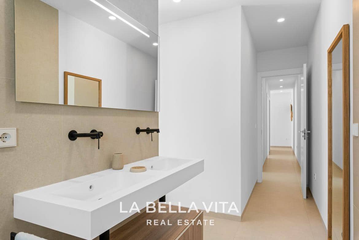 3 slaapkamer Villa te koop in Los Alcazares met zwembad garage - € 579.000 (Ref: 8252105)