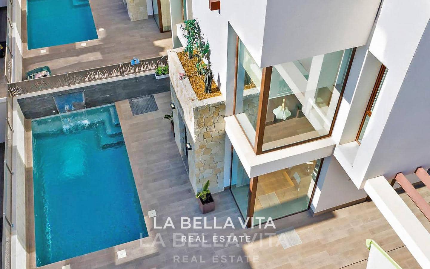 4 soveværelse Villa til salg i Dona Pepa med swimmingpool - € 549.000 (Ref: 8252106)