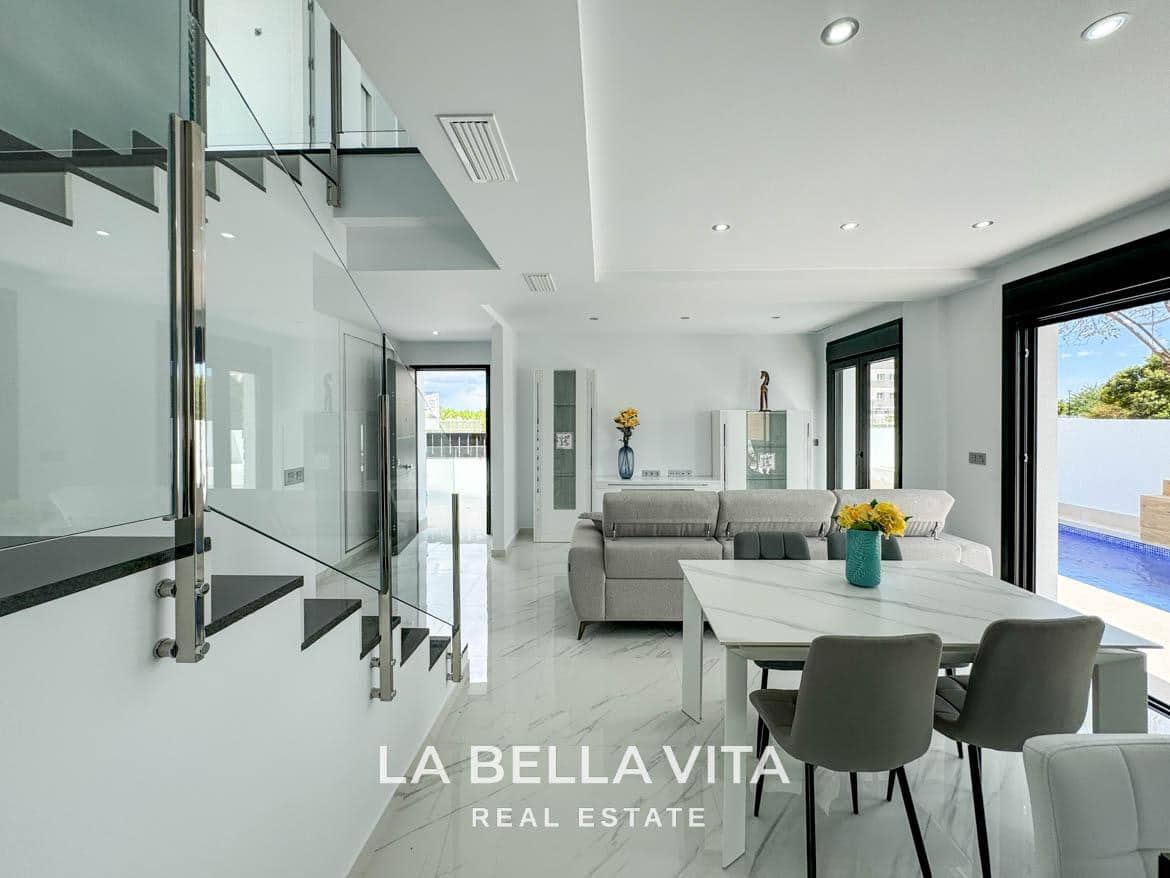 3 bedroom Villa for sale in Dolores with pool - € 355,000 (Ref: 8395110)