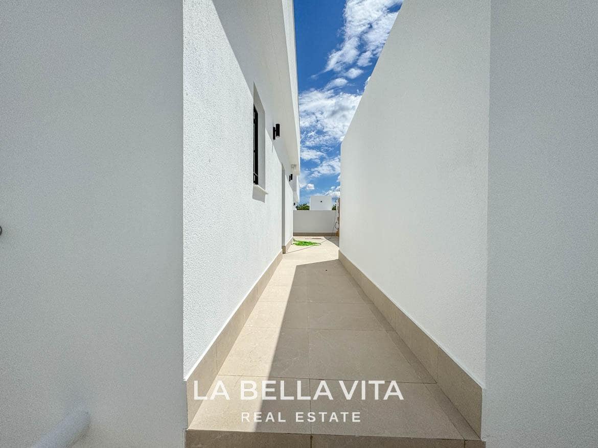 3 bedroom Villa for sale in Dolores with pool - € 355,000 (Ref: 8395110)