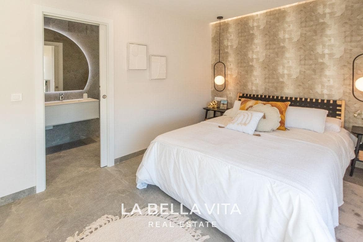 3 soveværelse Villa til salg i Pilar de la Horadada med swimmingpool - € 519.900 (Ref: 8440699)