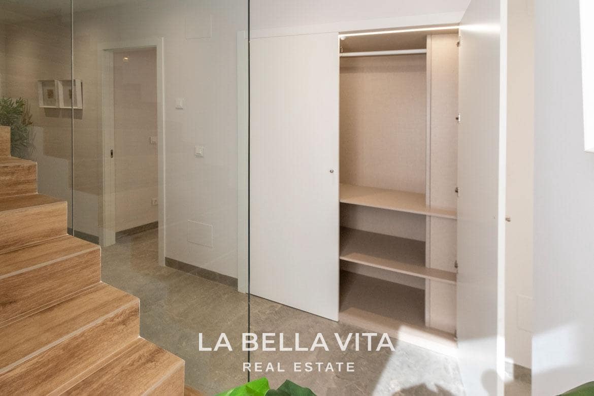 3 soveværelse Villa til salg i Pilar de la Horadada med swimmingpool - € 519.900 (Ref: 8440699)