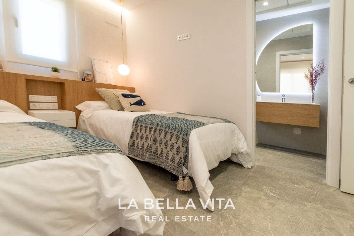 3 soveværelse Villa til salg i Pilar de la Horadada med swimmingpool - € 519.900 (Ref: 8440699)