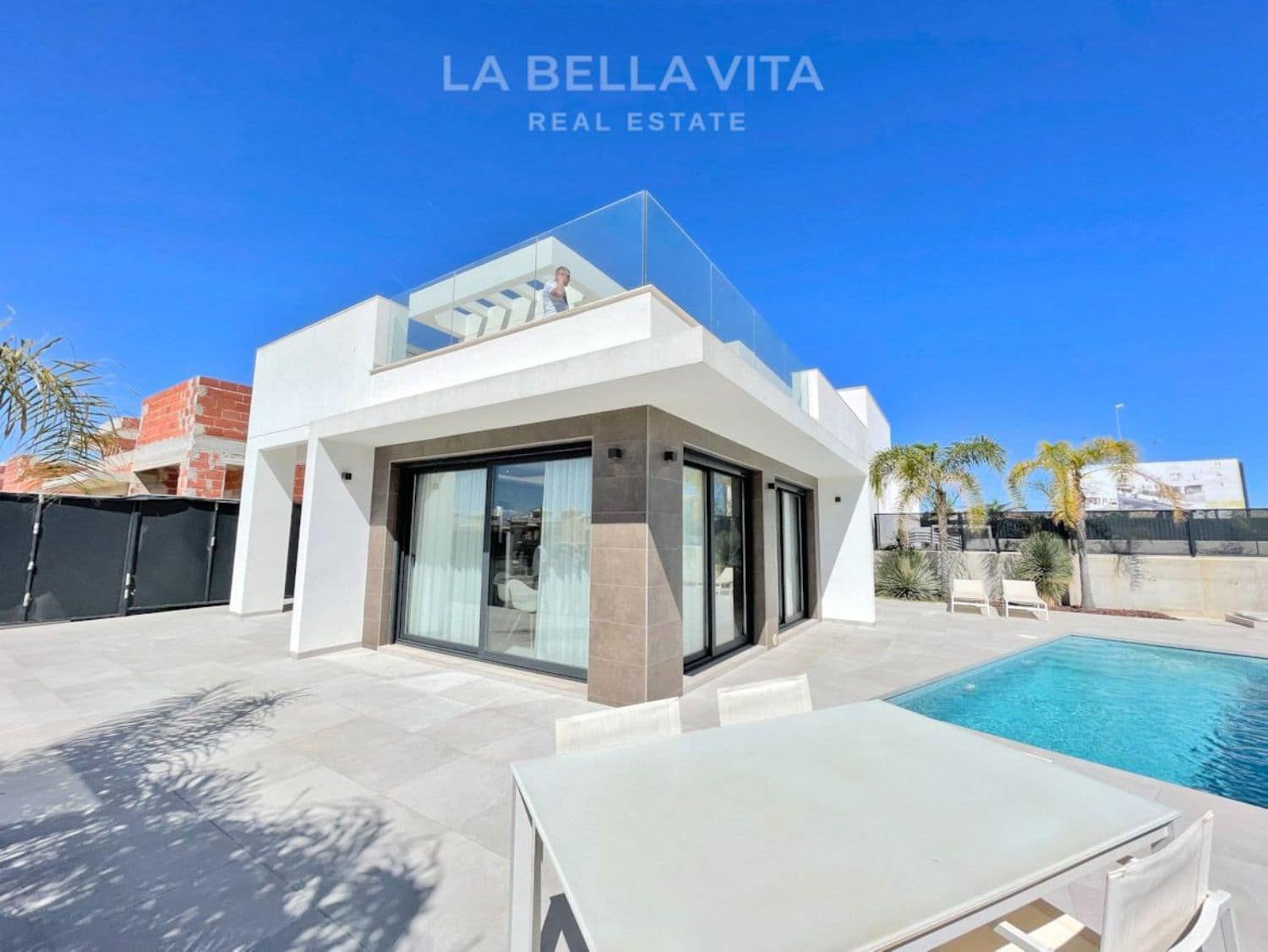 3 soveværelse Villa til salg i Daya Nueva med swimmingpool - € 345.500 (Ref: 8514726)