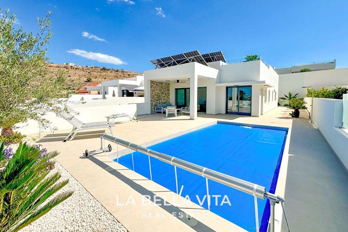 3 soverom Villa til salgs i Benijofar med svømmebasseng - € 478 730 (Ref: 8605437)