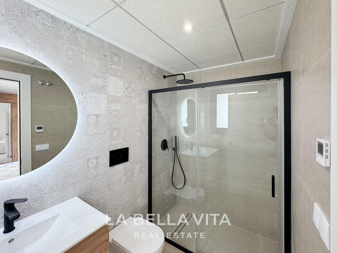 Chalet de 3 habitaciones en Los Montesinos en venta con piscina - 499.000 € (Ref: 8666229)