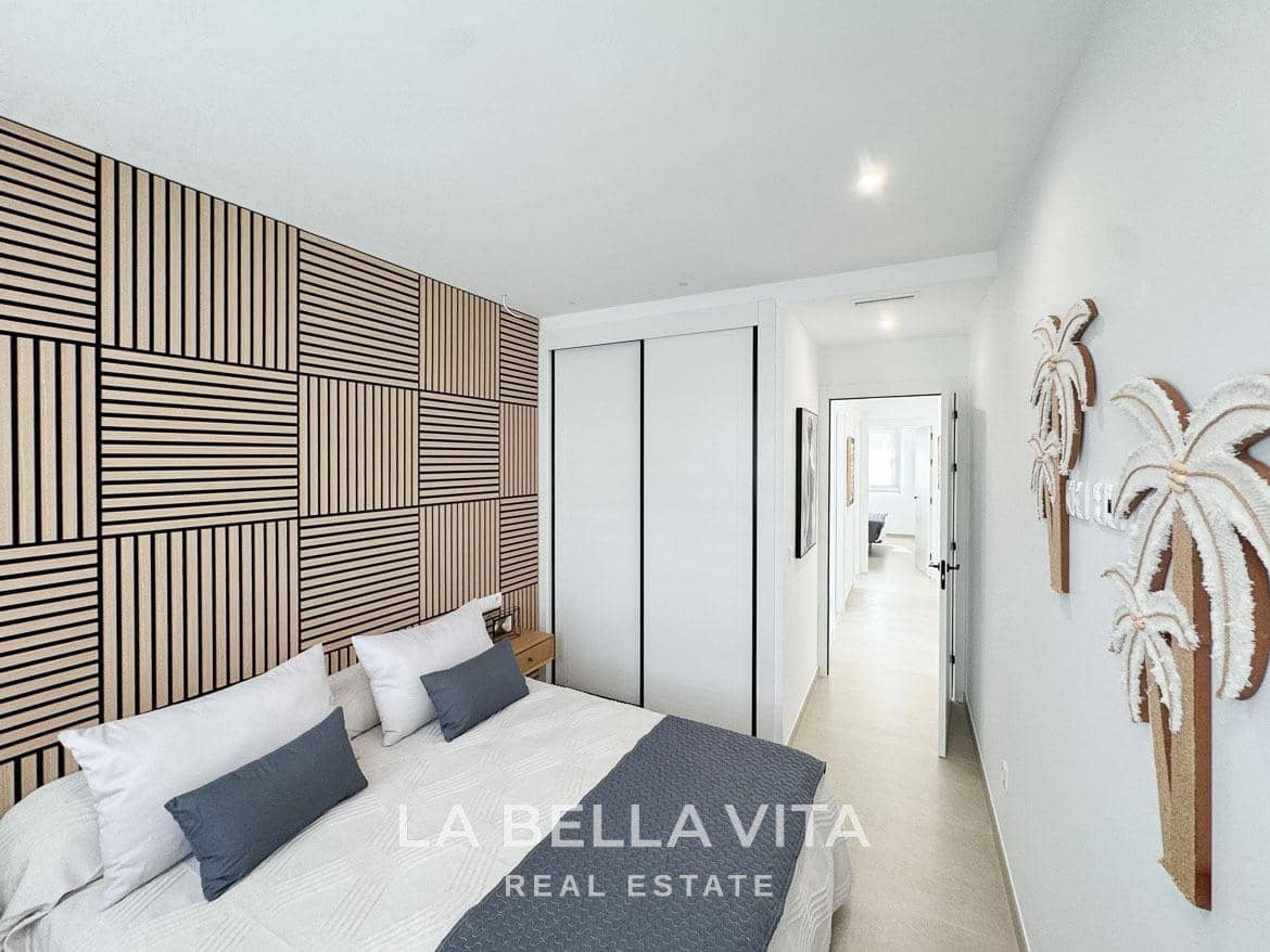 Chalet de 3 habitaciones en Los Montesinos en venta con piscina - 499.000 € (Ref: 8666229)