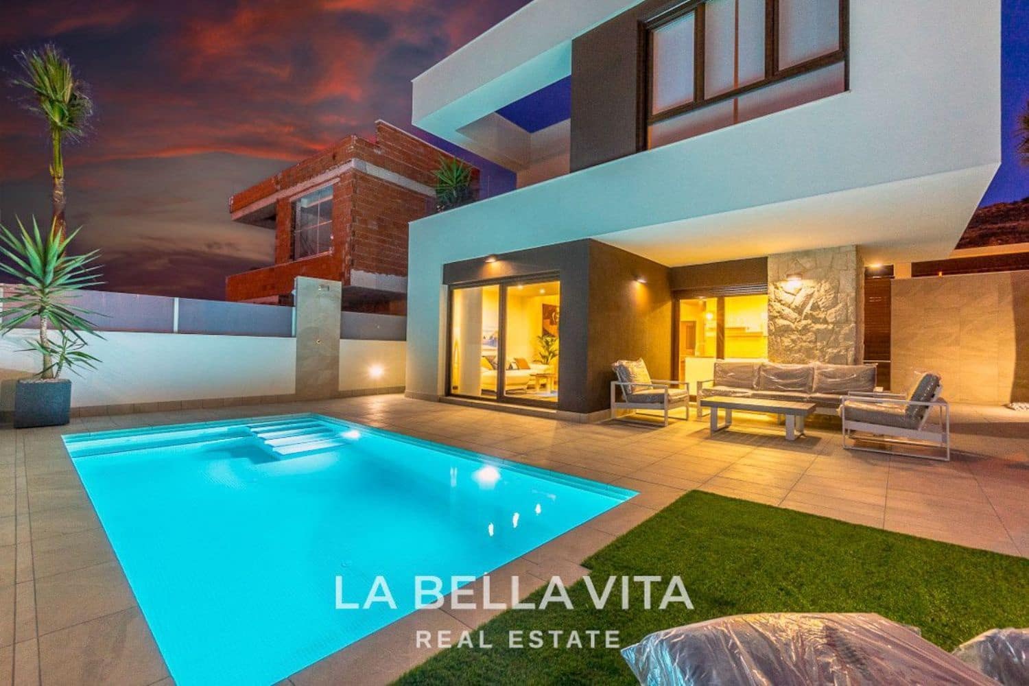 3 soveværelse Villa til salg i Ciudad Quesada med swimmingpool - € 629.000 (Ref: 8714640)