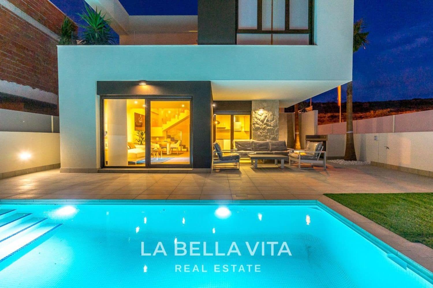 3 soveværelse Villa til salg i Ciudad Quesada med swimmingpool - € 629.000 (Ref: 8714640)