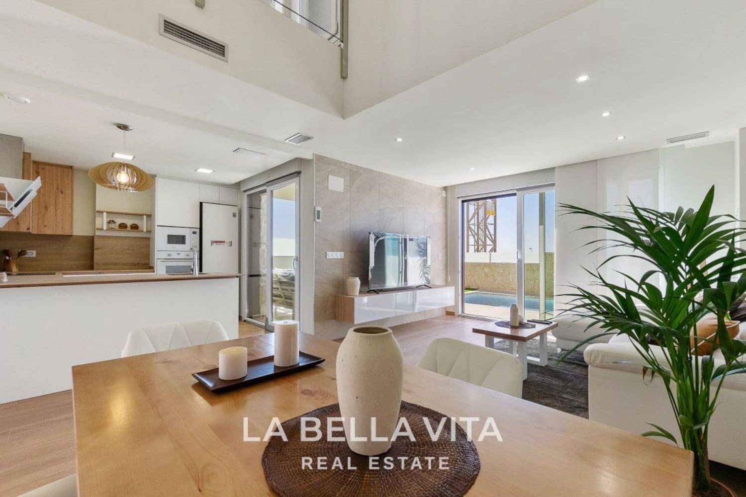 3 soveværelse Villa til salg i Ciudad Quesada med swimmingpool - € 629.000 (Ref: 8714640)