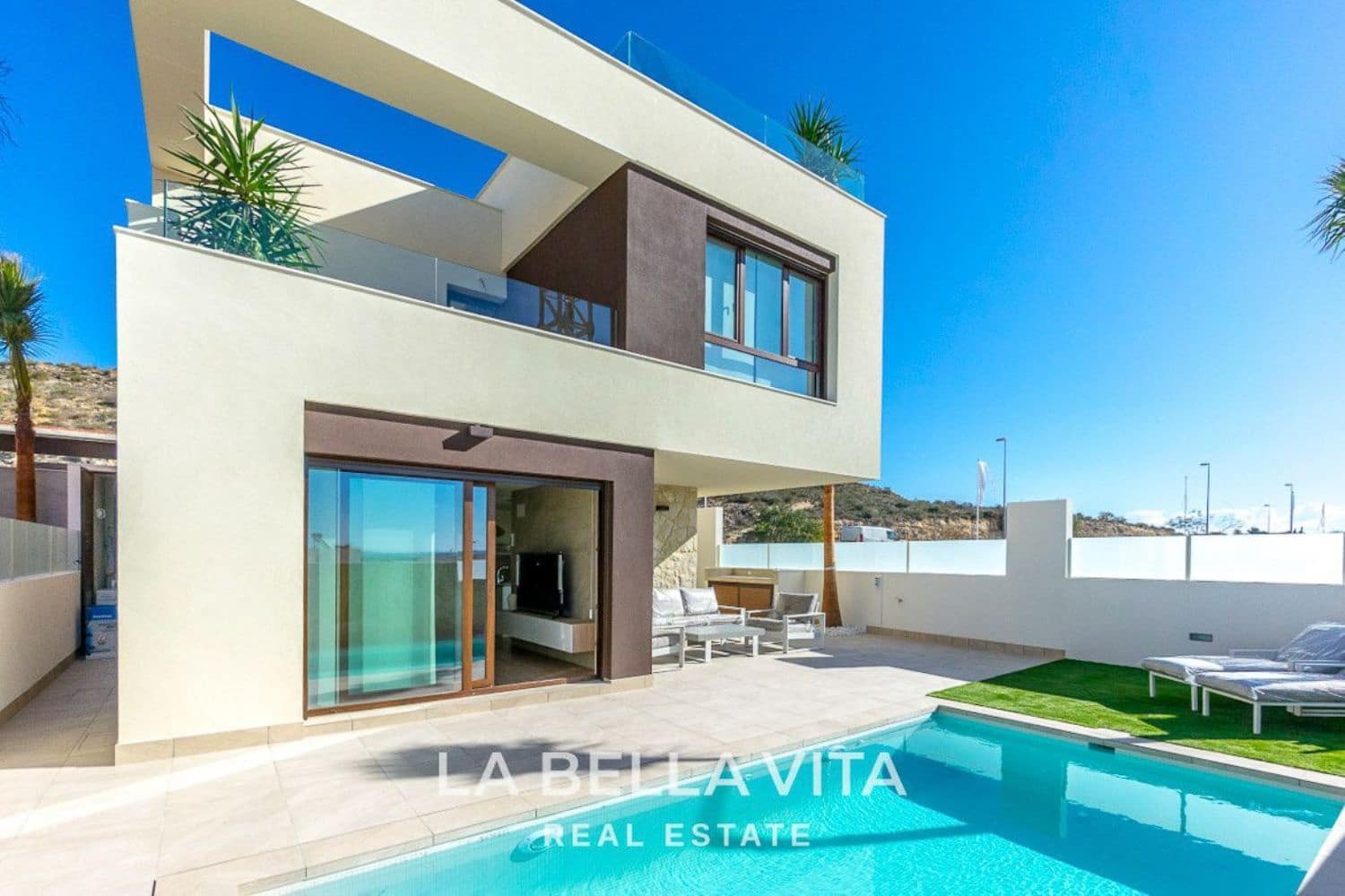 3 soveværelse Villa til salg i Ciudad Quesada med swimmingpool - € 629.000 (Ref: 8714640)